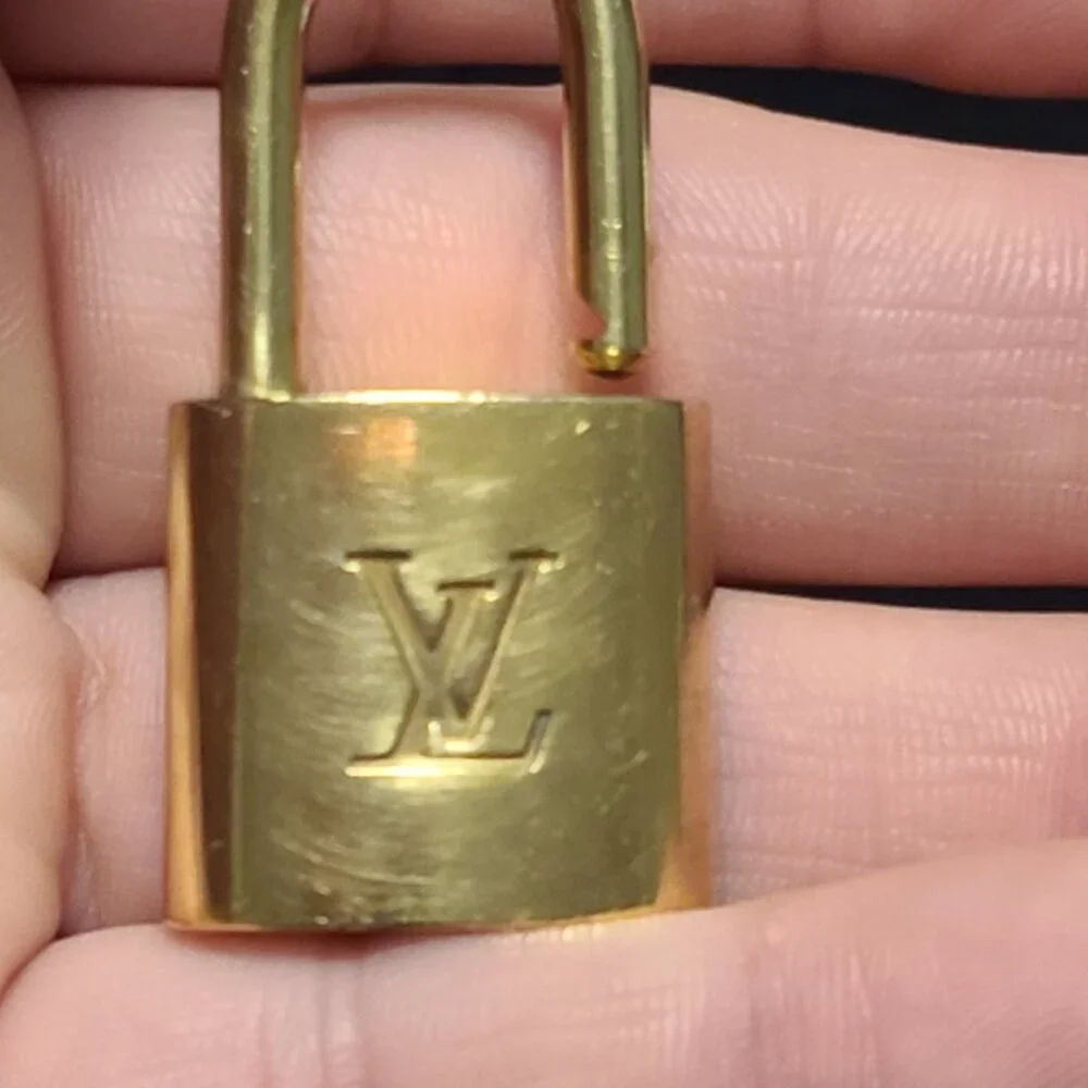 LV Lock & Key # 310